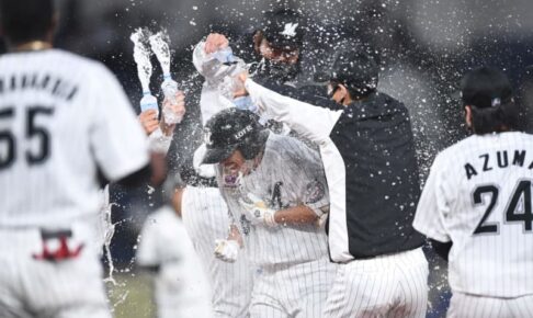 ロッテが執念のサヨナラ勝ち！荻野が劇的V打　佐々木朗も11K力投で優勝M4に