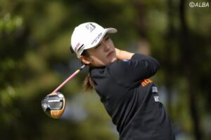 女王レースに影響も…賞金1位の稲見萌寧が腰痛で涙の棄権　「朝起きたら動けなかった」