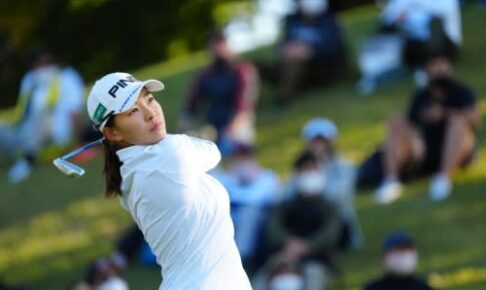 渋野日向子が「68」で首位に浮上、ペ・ソンウと並ぶ通算7アンダー　3週連続Vかかる古江彩佳は5位