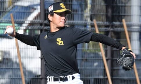 鷹のサブマリン・高橋礼が語った不振原因「カーブを小手先で操ったせいで…」