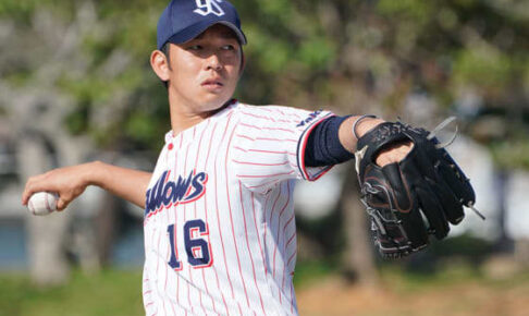 ヤクルト先発・原樹理にアクシデント　打球直撃でうずくまり悶絶、金久保に交代