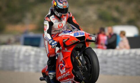 MotoGP第18戦バレンシアGP：ルーキーのマルティンが今季4度目のポール獲得。ロッシはラストレースで10番グリッドに並ぶ