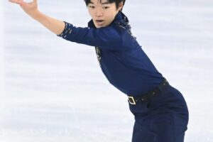 鍵山がSP首位、佐藤4位　フィギュアGPフランス杯