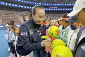 消息不明の中国テニス選手、ＩＯＣ会長とビデオ通話　無事伝える