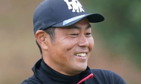 谷原秀人が通算11アンダー単独首位で最終日へ　池村、星野らが続く