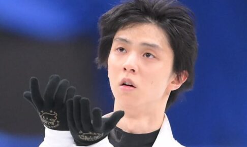 羽生結弦が公式練習に参加　フリー「天と地と」曲かけ　白のジャージーで