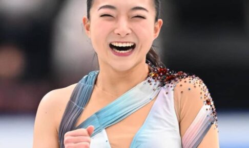 坂本花織　SP79.23点に「うおぉ！」完成度高い演技　トレードマークの笑顔も