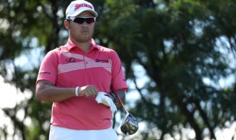 松山英樹が「65」、首位でホールアウト　今年初イーグルに4連続バーディも