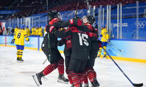 日本、初戦でスウェーデンに勝利　アイスホッケー・3日