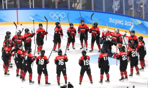 アイホ女子「スマイルジャパン」2連勝！デンマークに快勝　五輪初の準々決勝に前進
