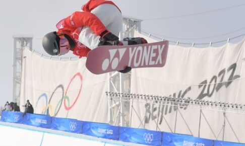冨田せなが銅メダル　涙で「ビックリ」　HP日本女子初のメダル　負傷の会場で攻め貫ぬく