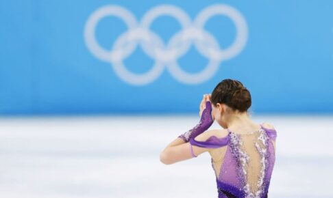 【北京五輪／フィギュア】「灰色」のヒロインに視線集中　ワリエワ、ジャンプミスで涙も