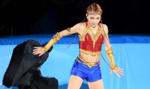 トルソワ笑顔で演技“驚異の身体能力”クリムキンイーグルなど躍動