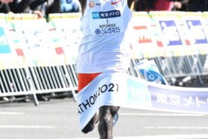 キプチョゲ　会見終了後に1分間平和を訴える　ウクライナ問題憂い「団結を！」