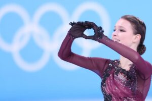 北京金のシェルバコワ　ファンの質問に告白「ヘアメイクは自分で１時間半」「スピンでめまいも」