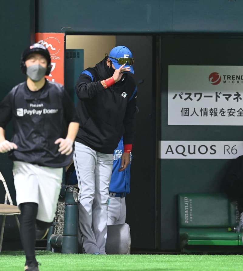 新庄監督「明日からビッグボツにする」開幕3連敗で自虐「モイネロ君、うち来ないかな」 新庄監督「明日からビッグボツにする」開幕3連敗で自虐「モイネロ君、うち来ないかな」