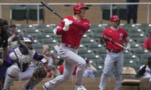 大谷翔平　力でねじ込んだオープン戦２号！逆方向への２ランに敵地ファンも大喝采