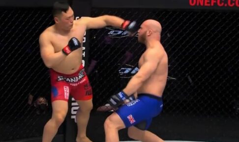 【格闘技／ONE】100キロ超の巨体が“即”フリーズ 衝撃KOに「これがヘビー級！」実況が大興奮