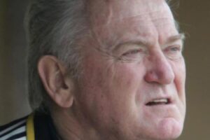 サラエボ市庁舎に日本代表ジャージ姿のオシムさんがライトアップ　市長は哀悼「偉大な男」