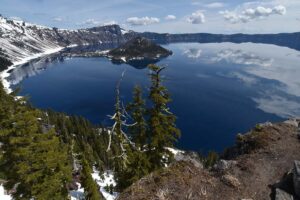 クレーターレイク国立公園のカルデラ湖　撮影：牧野森太郎