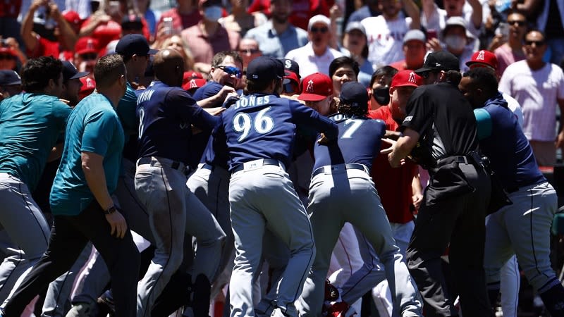 【MLB】大乱闘勃発の一戦をエンゼルスが制す 大谷翔平は2打数0安打2四球 【MLB】大乱闘勃発の一戦をエンゼルスが制す 大谷翔平は2打数0安打2四球