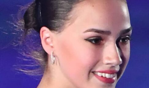 【フィギュア】平昌五輪金ザギトワが安倍元首相を追悼　ツーショットとともに日本語でおくやみ