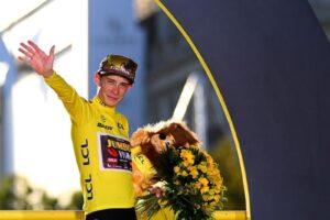 【ツール・ド・フランス】自転車ロードレース、ヨナス・ビンゲゴールが総合優勝