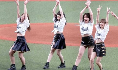 【プロ野球】「きつね＆たぬき」が夢のコラボ　しっぽフリフリにファン歓喜「どっちもカワイイ」