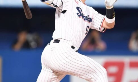 【プロ野球】ヤクルト村上宗隆がNPB初の5打席連発！驚異のパワーで左中間へ