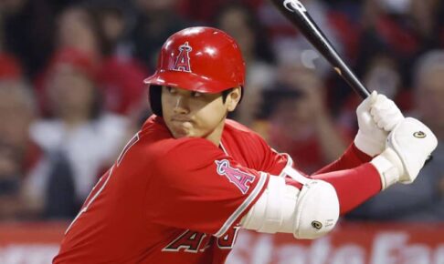大谷翔平　足引きずりながら2年連続100安打　敵投手と交錯し苦悶の表情　チームは完敗