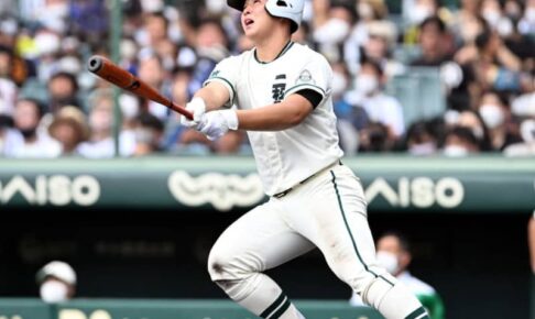 【甲子園】二松学舎大付の1年生4番・片井海斗が豪快弾　市原監督「鈴木誠也もここまで活躍は…」