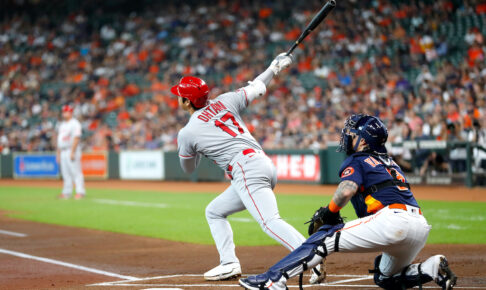 【MLB】大谷翔平、「正体がエイリアンだとばれた」と米メディア　右手一本で運んだ34号を“人間離れ”と指摘