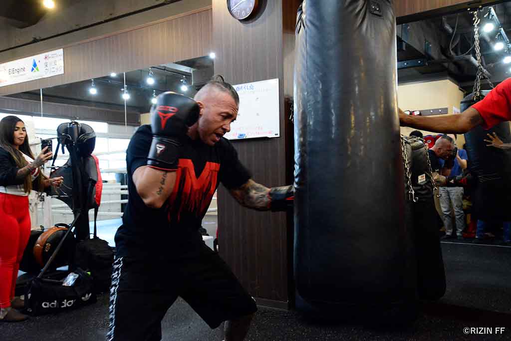 【超RIZIN】メイウェザーの付き人ジジが想定外“気迫の”公開練習　ボスの大幅遅刻を尻拭い