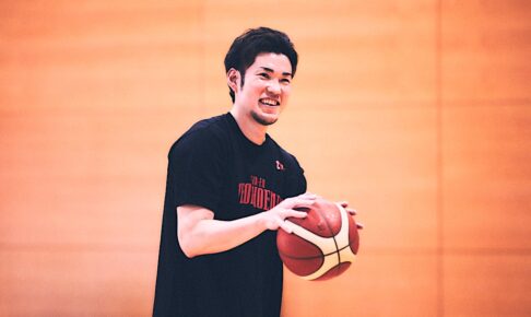 【Bリーグ】稀代のシューター金丸晃輔が新天地・三遠ネオフェニックスで求めるバスケとは…
