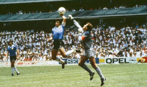 【メキシコW杯】「神の手ゴール」のボール競売に　故マラドーナ氏、ワールドカップの伝説