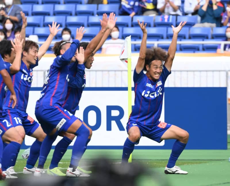 甲府が天皇杯初優勝!J2勢11大会ぶり 甲府が天皇杯初優勝!J2勢11大会ぶり