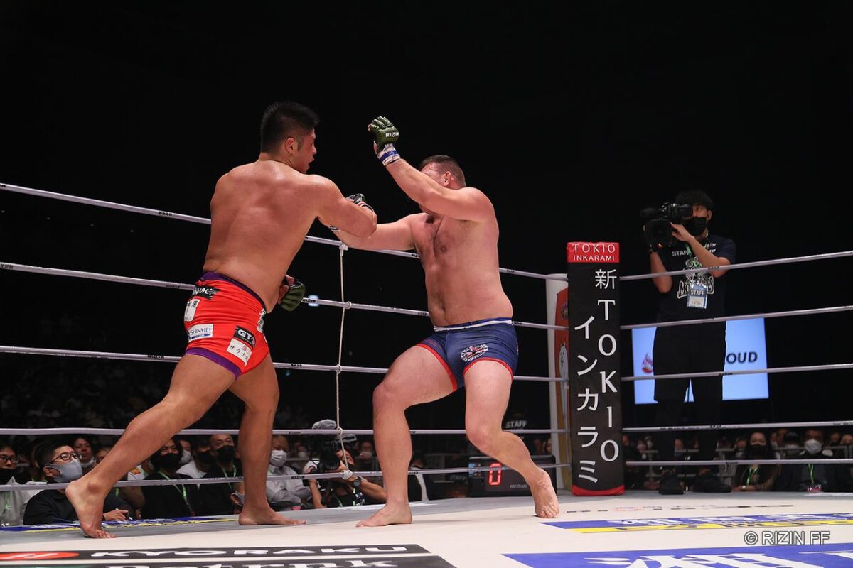 【RIZIN.39】スダリオ剛、チューカスとの剛腕対決制し3連勝 鮮烈右アッパーで“フィニッシュ率100%男”を沈める 【RIZIN.39】スダリオ剛、チューカスとの剛腕対決制し3連勝 鮮烈右アッパーで“フィニッシュ率100%男”を沈める