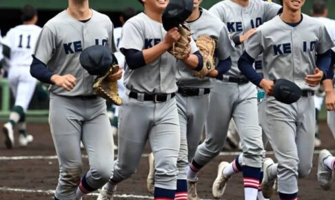 “清原”が甲子園に帰ってくる　慶応センバツ当確　次男・勝児も奮闘、父・和博氏は笑顔で拍手