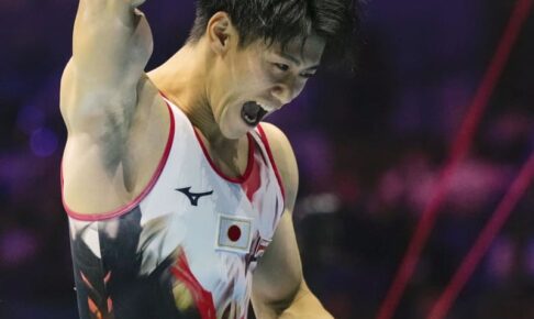 世界体操、日本男子「銀」　五輪切符獲得、中国が団体V