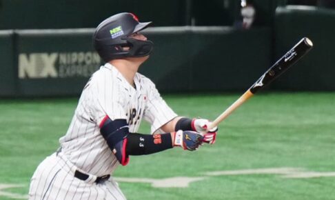 侍ジャパン、村上宗隆ら3発快勝発進　栗山監督が初陣飾る、引退・杉谷は代打右飛に涙