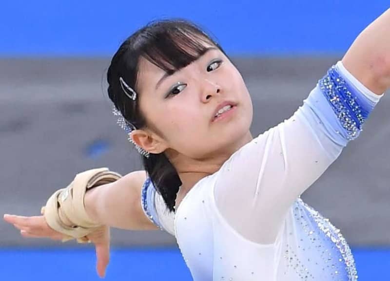 世界体操 渡部葉月が平均台で金メダル 補欠から繰り上がりシンデレラガールが戴冠 宮田笙子が銅 世界体操 渡部葉月が平均台で金メダル 補欠から繰り上がりシンデレラガールが戴冠 宮田笙子が銅