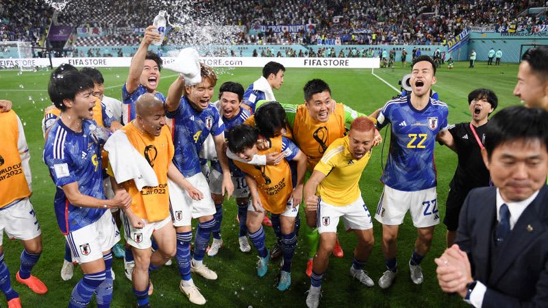 なぜ“ぶっつけ本番”の超攻撃的3バックは驚くほど機能したのか? ドイツ撃破が奇跡ではなく必然の理由 なぜ“ぶっつけ本番”の超攻撃的3バックは驚くほど機能したのか? ドイツ撃破が奇跡ではなく必然の理由