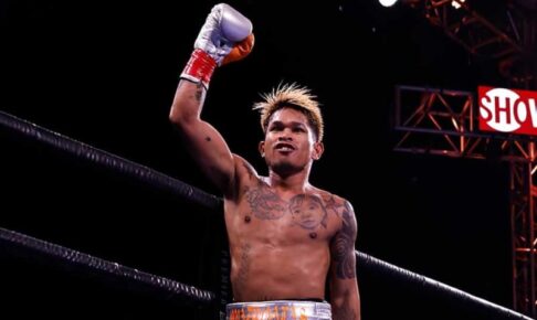 問題児カシメロ、赤穂亮戦が無効試合に　右拳が赤穂の後頭部に…ふらつき続行不可能