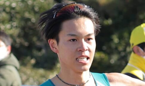 【第99回箱根駅伝】駒大対青学大のライバル対決　勝負の行方は５区へ「めっちゃいい勝負してる」