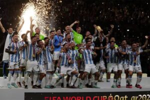 【スポーツビジネス】メディアによる中継はネットが主戦場に　2023年を占う！