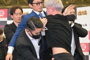 啓之輔　ブレイキングダウン会見で乱闘騒ぎ「瑠輝也のオモチャ、金魚の糞が」朝倉未来が止めに入る