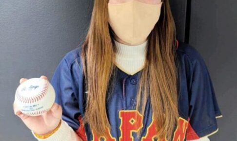 大谷弾キャッチが世界へ発信！WBC公式ツイッターが赤津さんを映像で紹介　周囲と撮影会の様子も