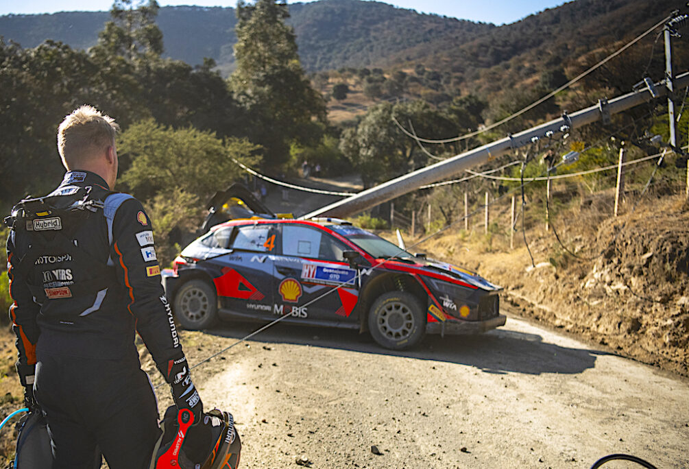 【WRC】ラリー・メキシコ3日目　ラッピが電柱に激突でリタイア、トヨタのオジエとエバンスが1-2体制を築く