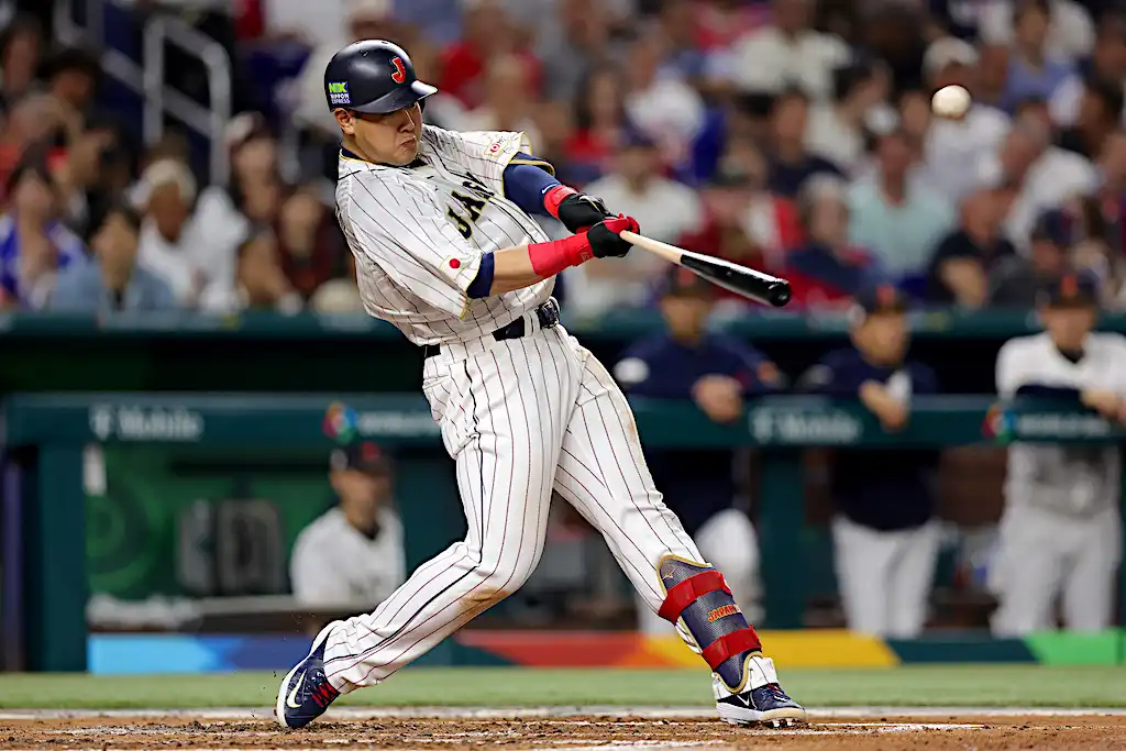 WBC】日米決戦 侍ジャパン、岡本和真がリードを広げる左中間への一発