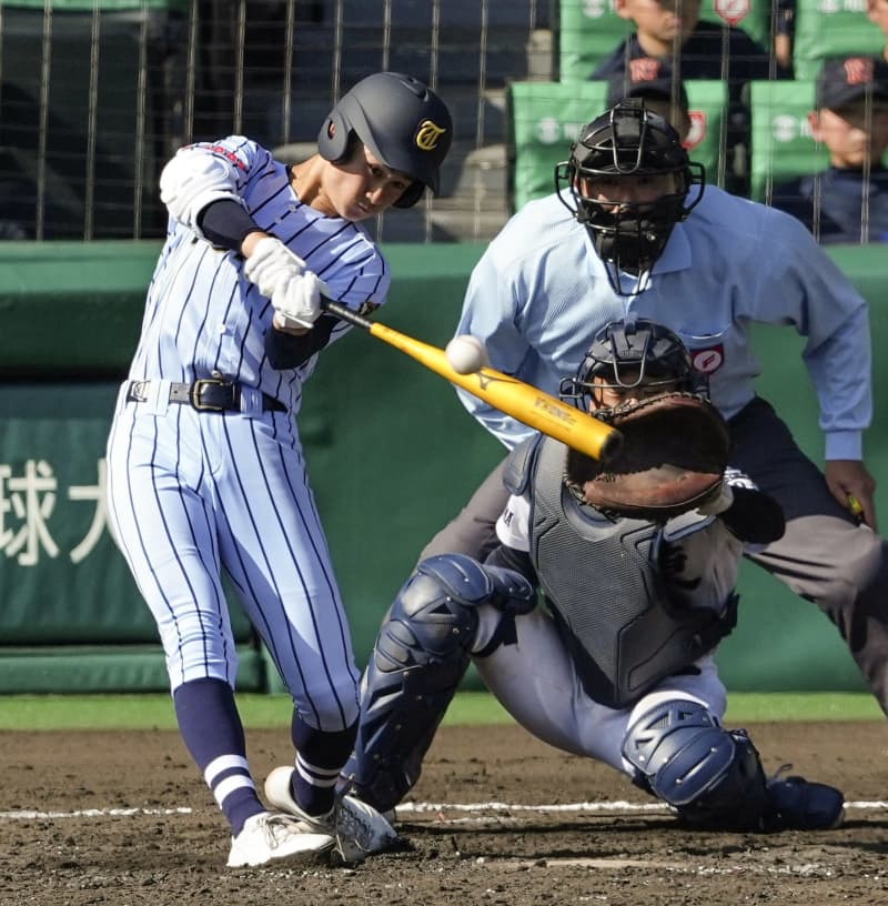 【センバツ】城東2―5東海大菅生　東海大菅生、三回に逆転